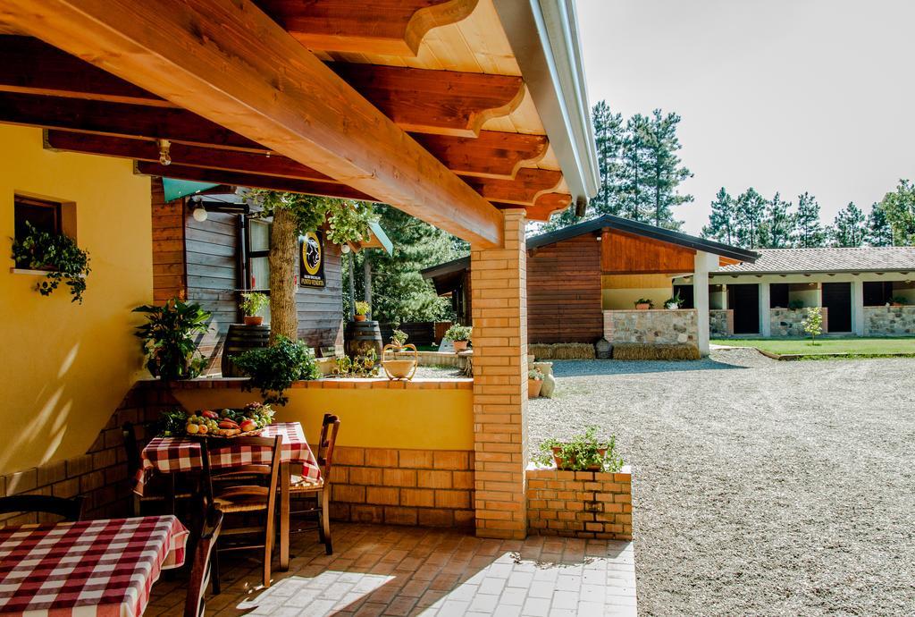 Hotel La Taverna Dei Briganti Cotronei Exterior foto